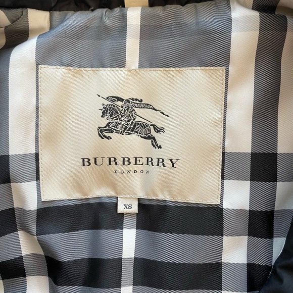 Burberry vest. XS (wears like a petite). - Picture 4 of 11